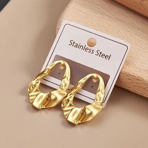 Gold Sculpted Drop Earrings
